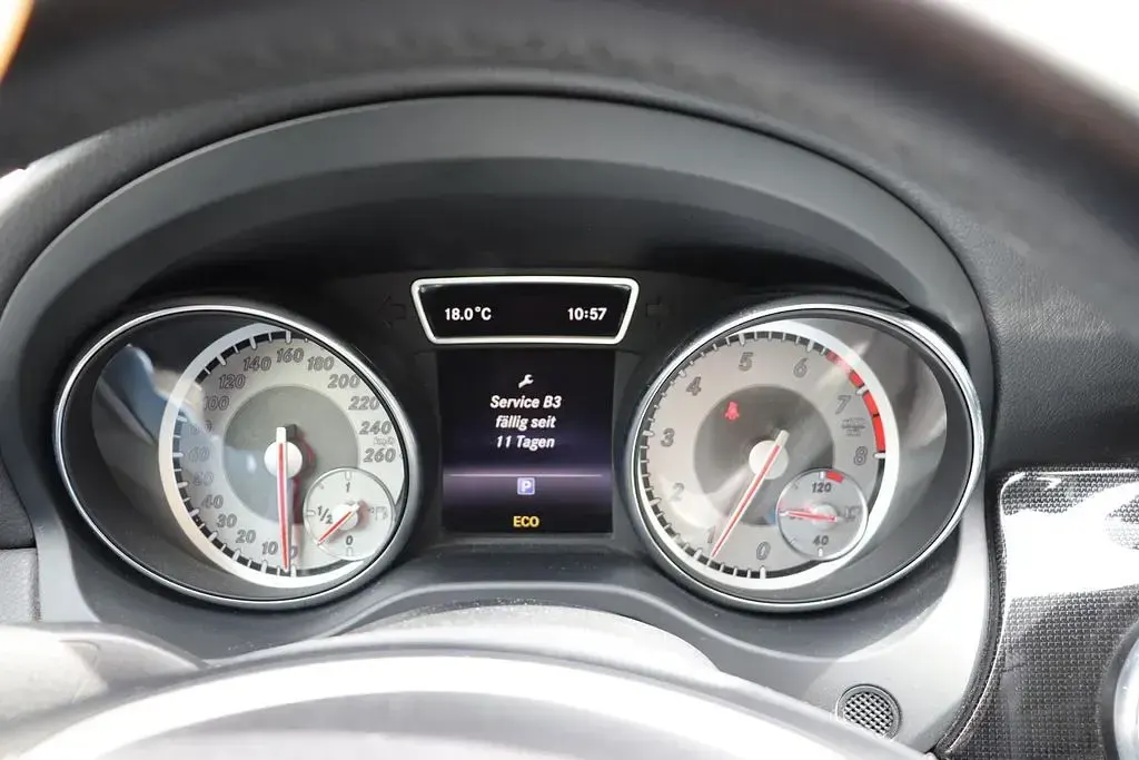 Gebraucht Mercedes CLA200 156 PS (114 kW) 2013 Mountaingrau  met. Coupé