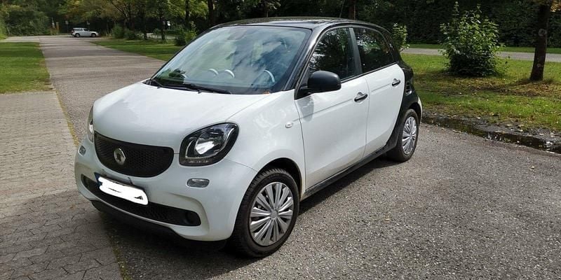 Weiß Gebraucht 2019 Smart ForFour Kleinwagen | 7.500 € (Fairer Preis) - Bild 1/4