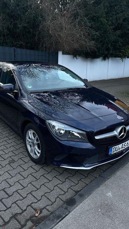 Gebraucht Mercedes CLA180 109 PS (80 kW) 2017 Blau Limousine