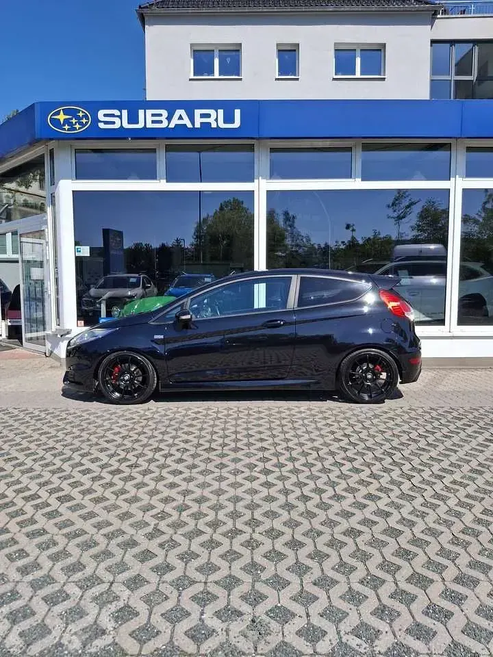 Gebraucht Ford Fiesta ST 182 PS (133 kW) 2014 Pantherschwarz metallic Kleinwagen