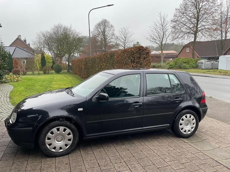 Schwarz Gebraucht 2003 VW Golf Limousine | 1.300 € (Superpreis) - Bild 1/4