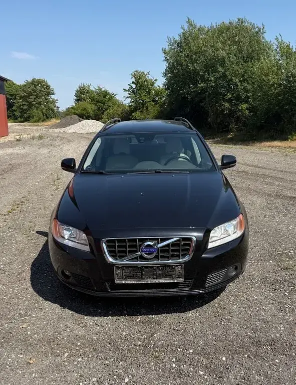 Gebraucht Volvo V70 Momentum 163 PS (119 kW) 2012 Schwarz Kombi
