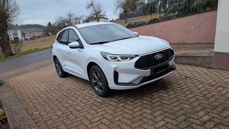 Weiß Gebraucht 2025 Ford Kuga ST-Line SUV | 37.600 € (Guter Preis) - Bild 1/4