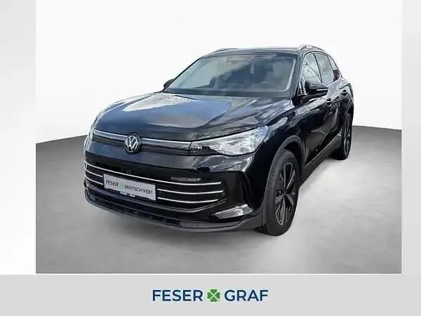 Neu VW Tiguan 150 PS (110 kW) 2026 Grenadillschwarz metallic SUV