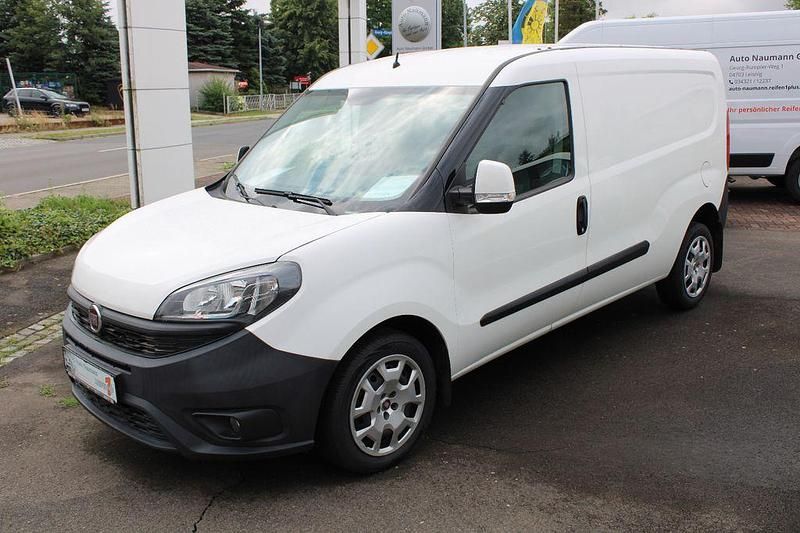 Gebraucht Fiat Doblò 95 PS (69 kW) 2018 Weiß Van / Kleinbus