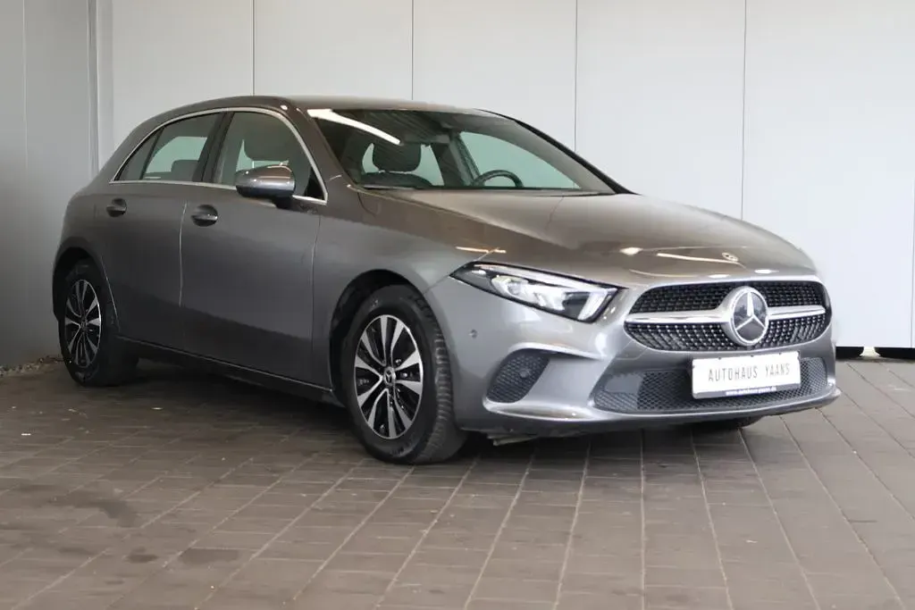 Gebraucht Mercedes A180 Progressive 136 PS (100 kW) 2022 Grau Limousine