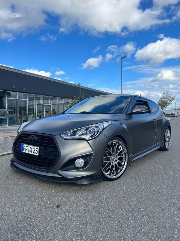 Grau Gebraucht 2017 Hyundai Veloster Turbo Limousine | 11.999 € (Fairer Preis) - Bild 1/4