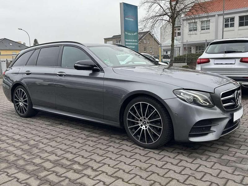 Gebraucht Mercedes E220 AMG 194 PS (142 kW) 2018 Selenitgrau  metalliclack Kombi