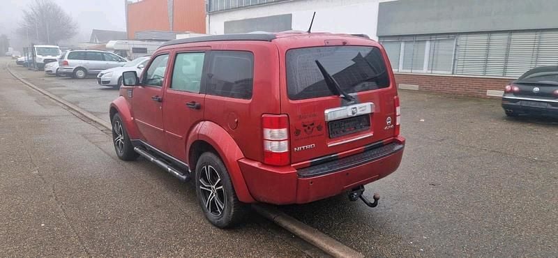 Gebraucht Dodge Nitro 204 PS (150 kW) 2007 Rot SUV