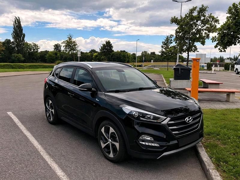 Gebraucht Hyundai Tucson Trend 177 PS (130 kW) 2017 Schwarz SUV
