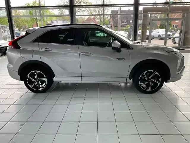 Gebraucht Mitsubishi Eclipse Cross Plus 188 PS (138 kW) 2022 Silber SUV