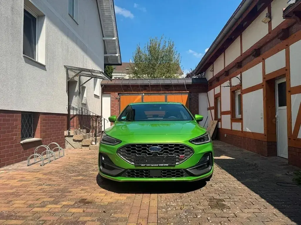 Gebraucht Ford Focus ST 280 PS (205 kW) 2023 Grün Limousine