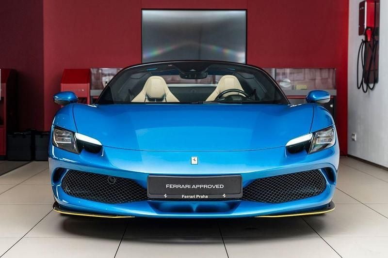 Second-hand Ferrari 296 829 CP (609 kW) 2022 Albastru Cabrio