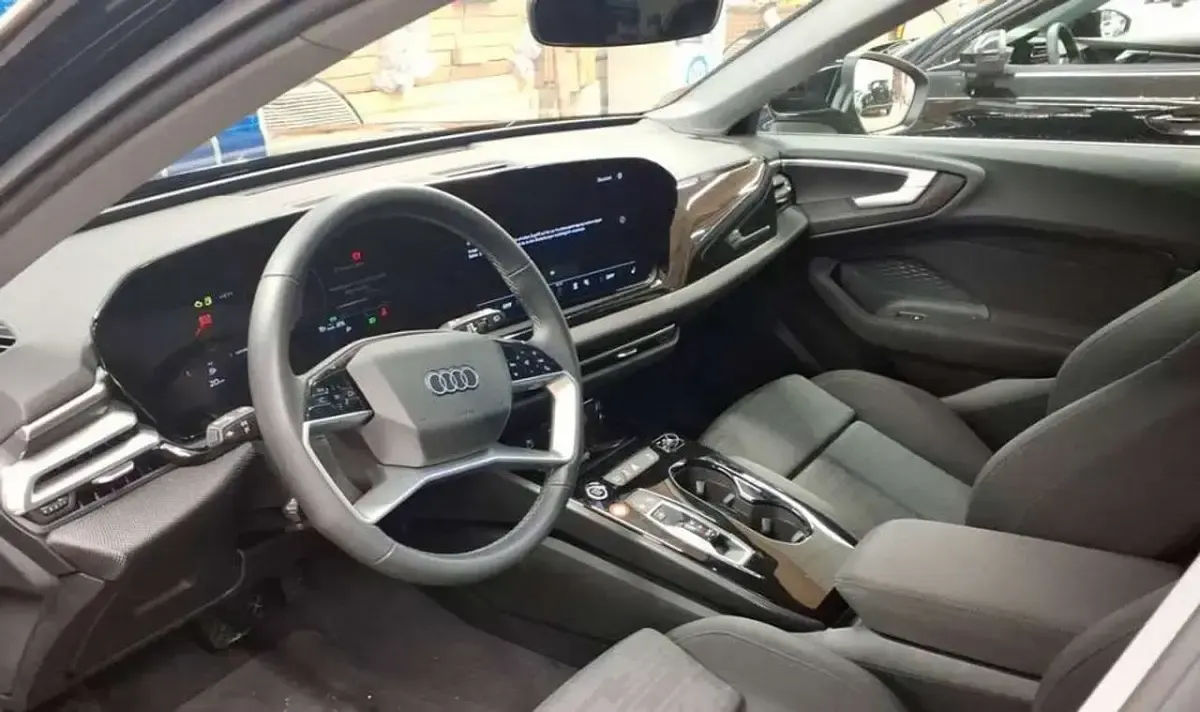 Gebraucht Audi A5 Sport 204 PS (150 kW) 2025 Mythosschwarz metallic Kombi