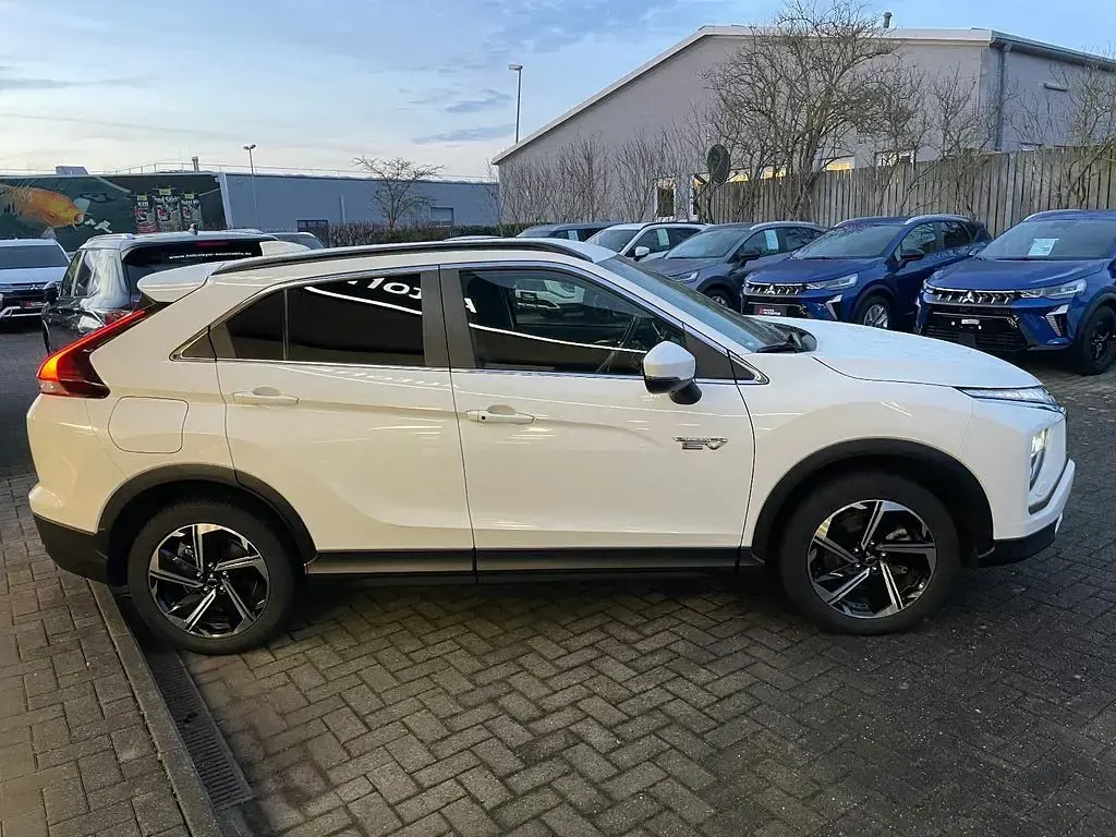 Gebraucht Mitsubishi Eclipse Cross Plus 188 PS (138 kW) 2021 Weiß SUV