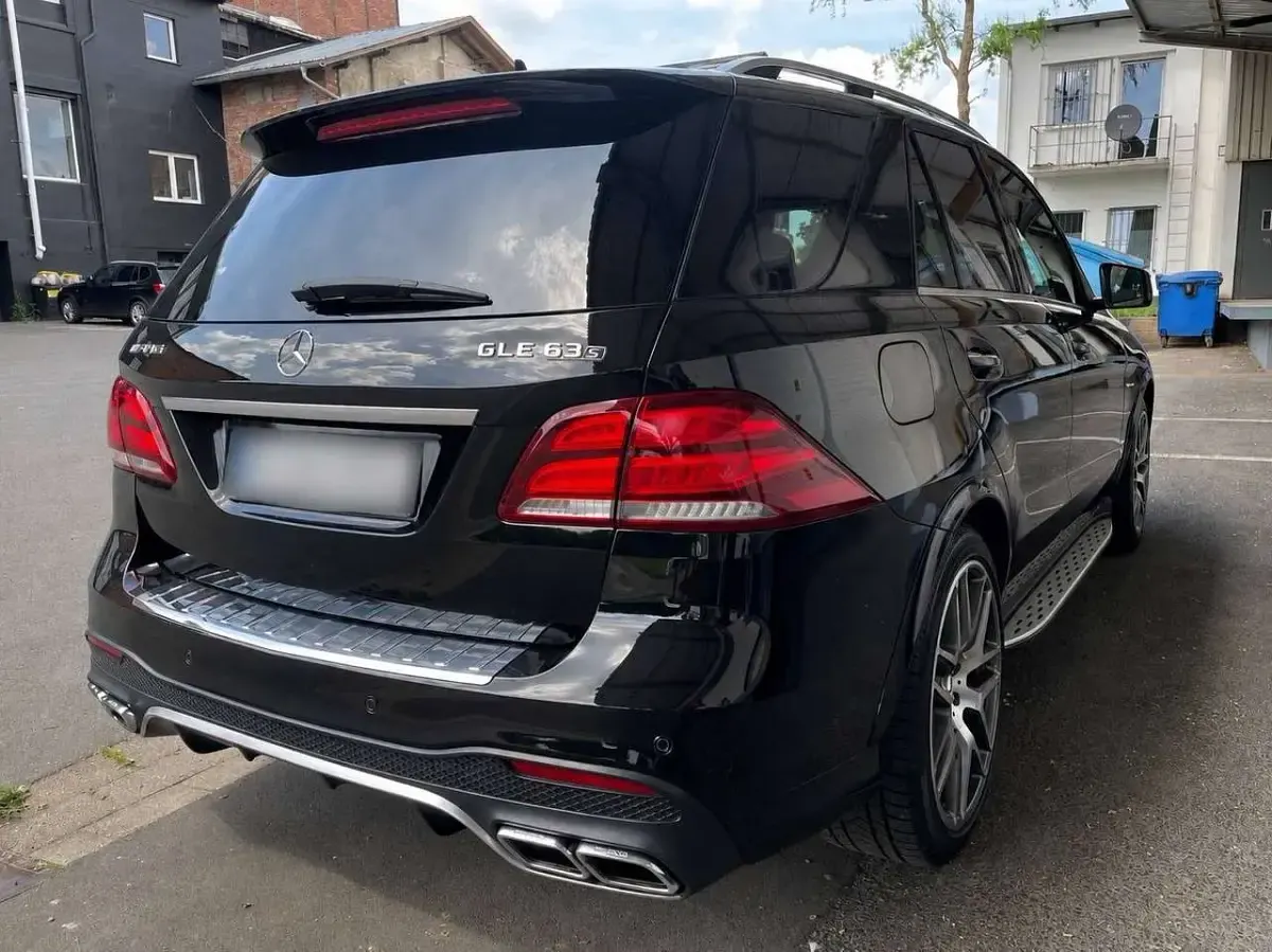 Gebraucht Mercedes GLE63 AMG AMG 585 PS (430 kW) 2017 Obsidianschwarz  metalliclack SUV