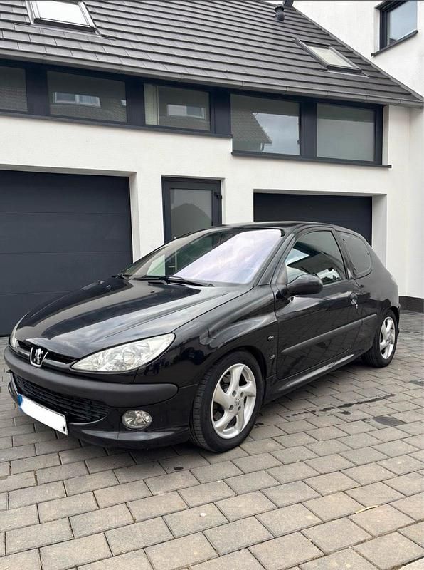 Gebraucht Peugeot 206 109 PS (80 kW) 2001 Schwarz Kleinwagen