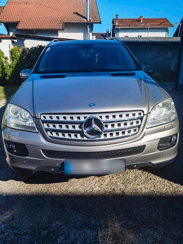 Gebraucht Mercedes ML320 224 PS (164 kW) 2007 Beige SUV