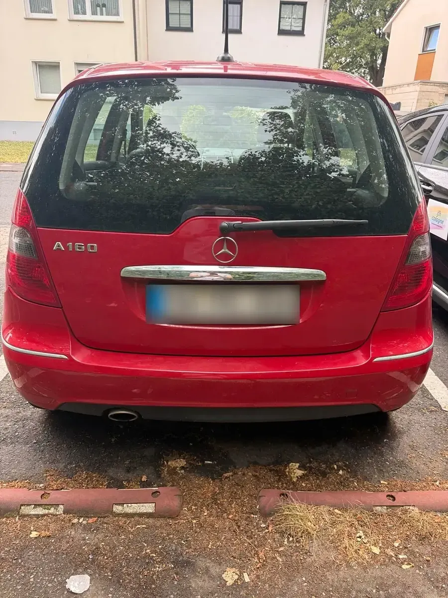 Gebraucht Mercedes A160 95 PS (69 kW) 2011 Rot Kleinwagen