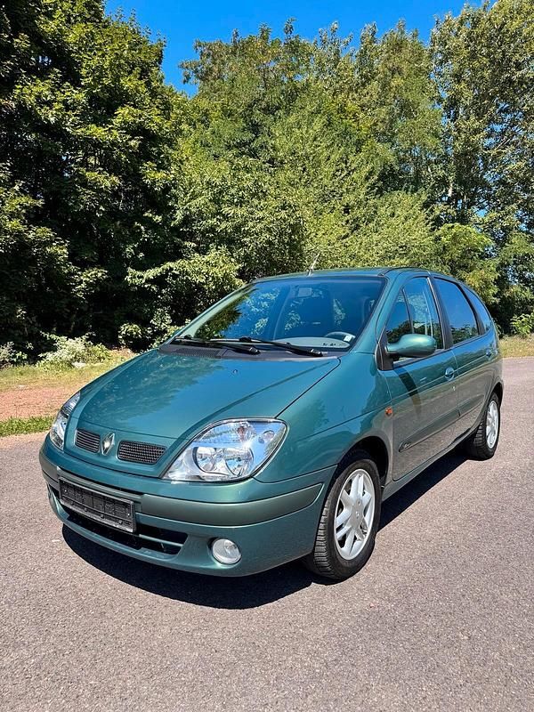 Grün Gebraucht 2002 Renault Scénic Van / Kleinbus | 1.990 € (Fairer Preis) - Bild 1/4