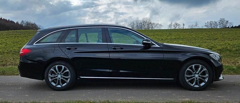 Gebraucht Mercedes C220 Avantgarde 170 PS (125 kW) 2015 Schwarz Kombi