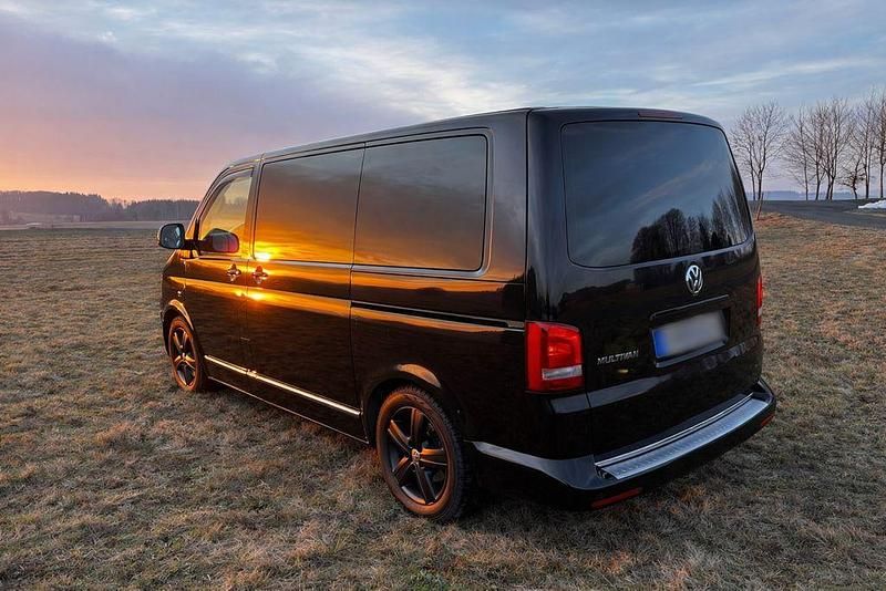 Gebraucht VW Multivan Highline 204 PS (150 kW) 2013 Schwarz Van