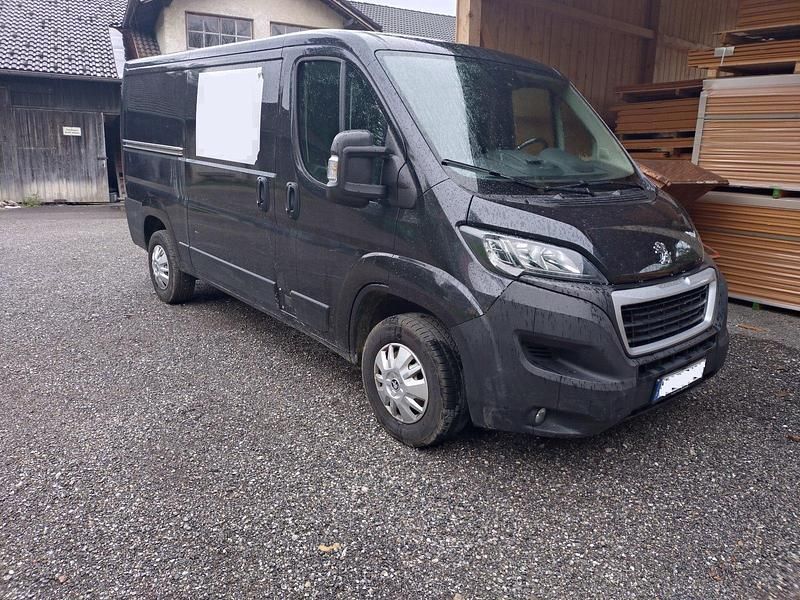 Schwarz Gebraucht 2018 Peugeot Boxer Van | 14.000 € (Superpreis) - Bild 1/4