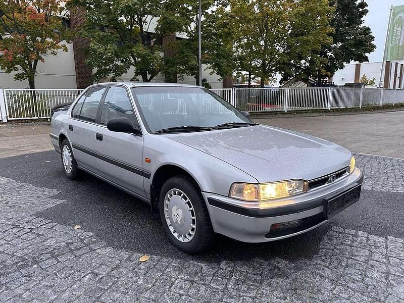 Gebraucht Honda Accord 133 PS (97 kW) 1990 Silber Limousine