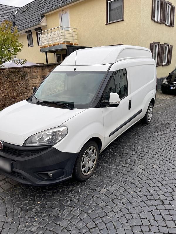 Gebraucht Fiat Doblò 100 PS (73 kW) 2016 Weiß Van / Kleinbus