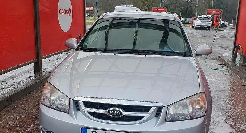 Gebraucht Kia Cerato 105 PS (77 kW) 2008 Silber Kombi