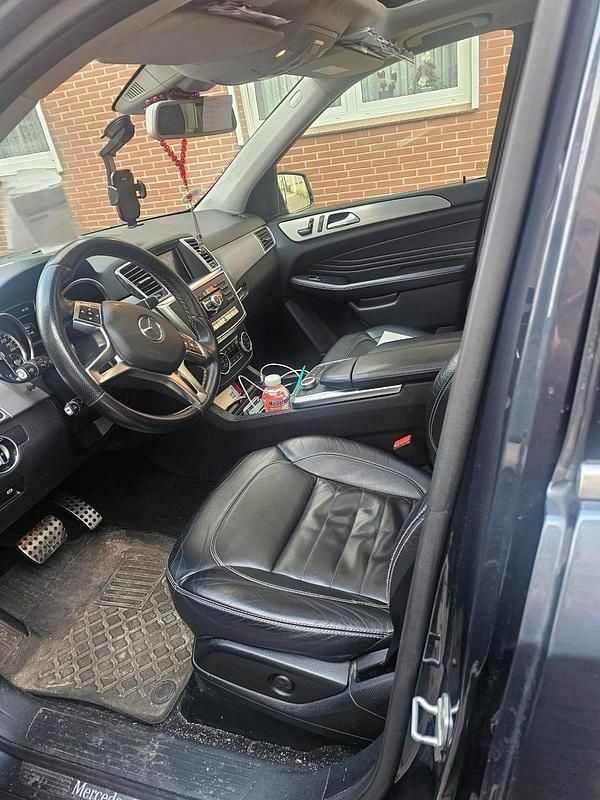 Gebraucht Mercedes ML350 258 PS (189 kW) 2012 Grau SUV