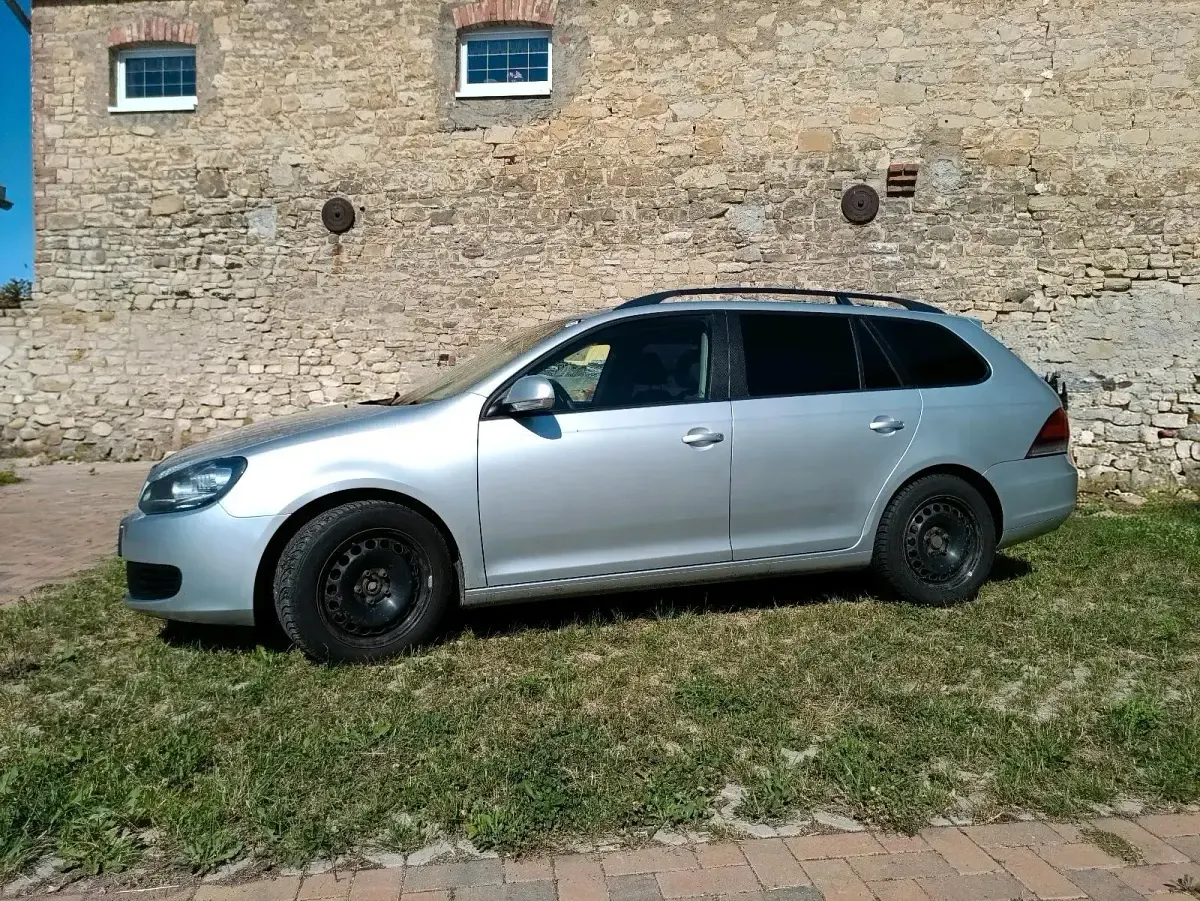 Gebraucht VW Golf VI 105 PS (77 kW) 2011 Silber Kleinwagen
