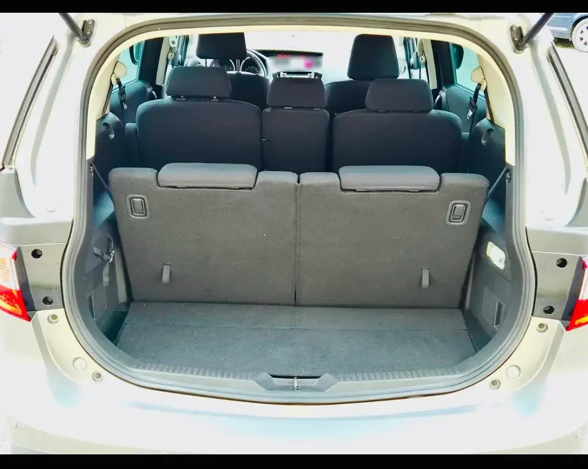 Gebraucht Mazda 5 116 PS (85 kW) 2012 Silber Van / Kleinbus