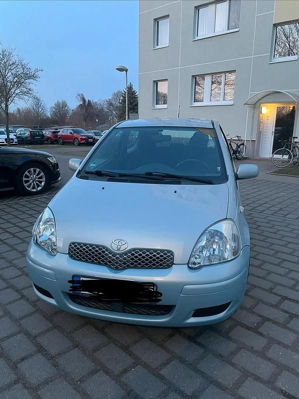 Gebraucht Toyota Yaris 65 PS (47 kW) 2004 Blau Kleinwagen