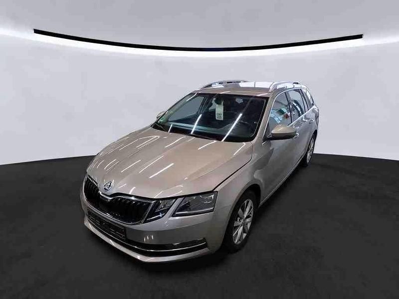 Beige Gebraucht 2018 Skoda Octavia Style Kombi | 9.490 € (Fairer Preis) - Bild 1/4