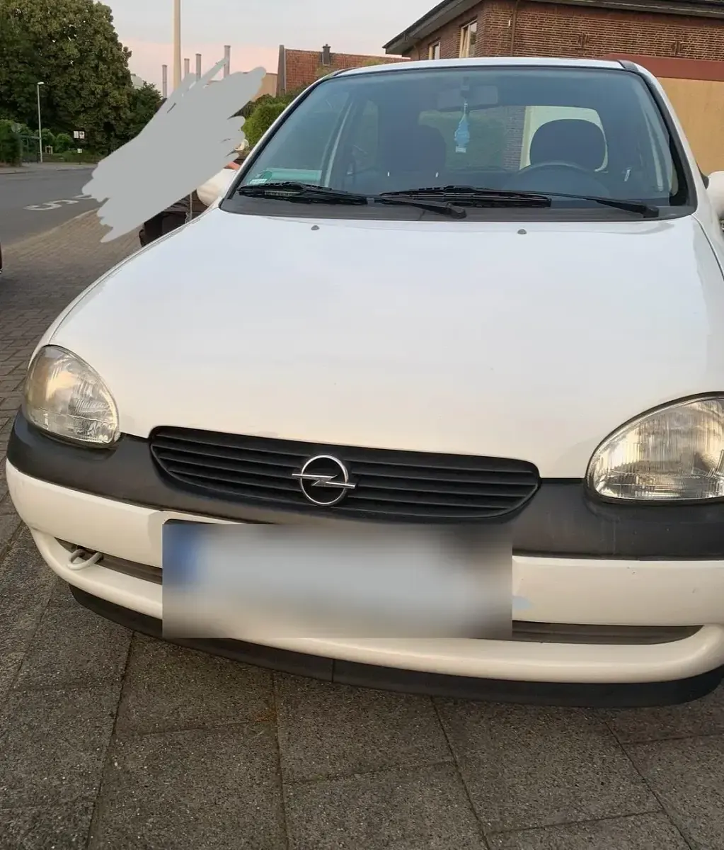 Używany Opel Corsa Swing 60 KM (44 kW) 1997 Biały Hatchback