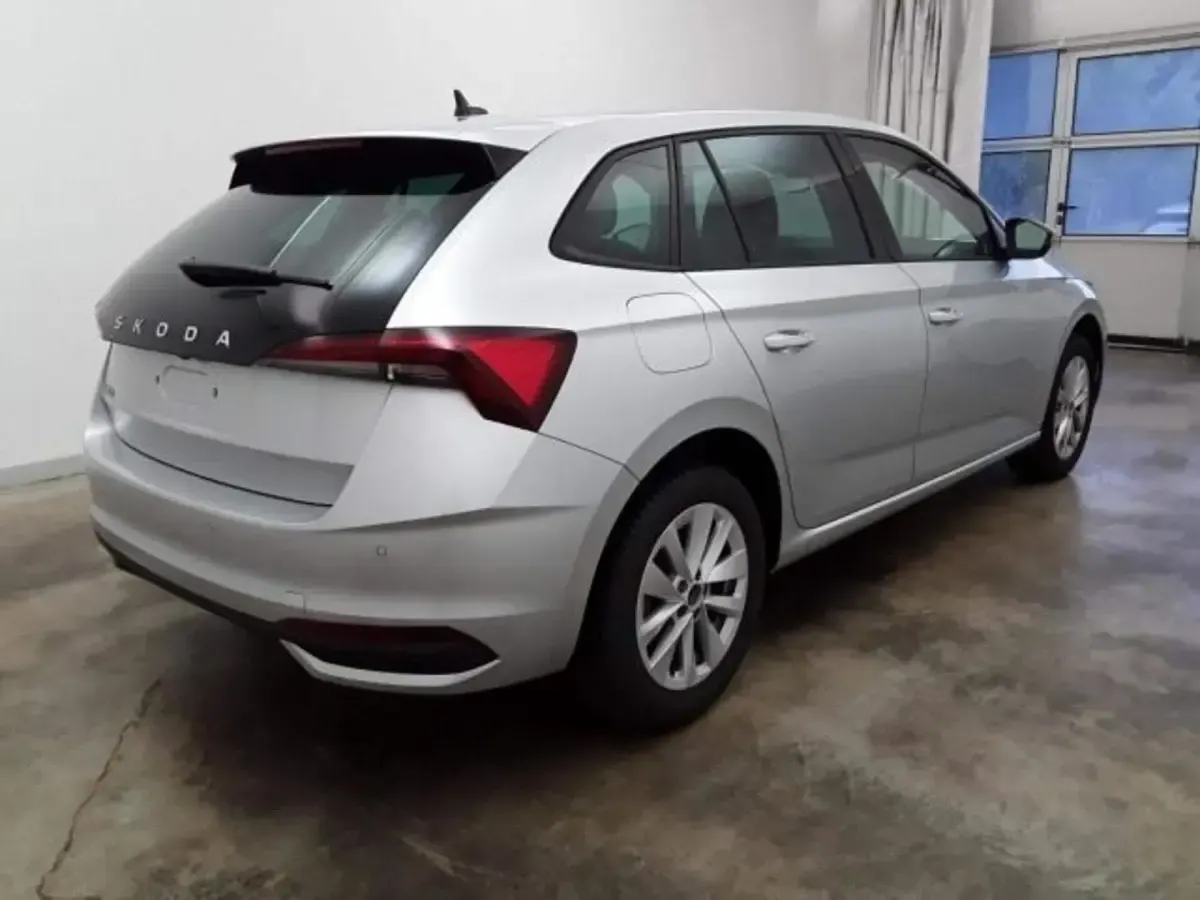 Gebraucht Skoda Scala Selection 116 PS (85 kW) 2025 Silber Kleinwagen