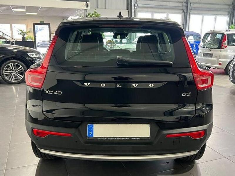 Gebraucht Volvo XC40 150 PS (110 kW) 2019 Black solid "stone" / solid SUV