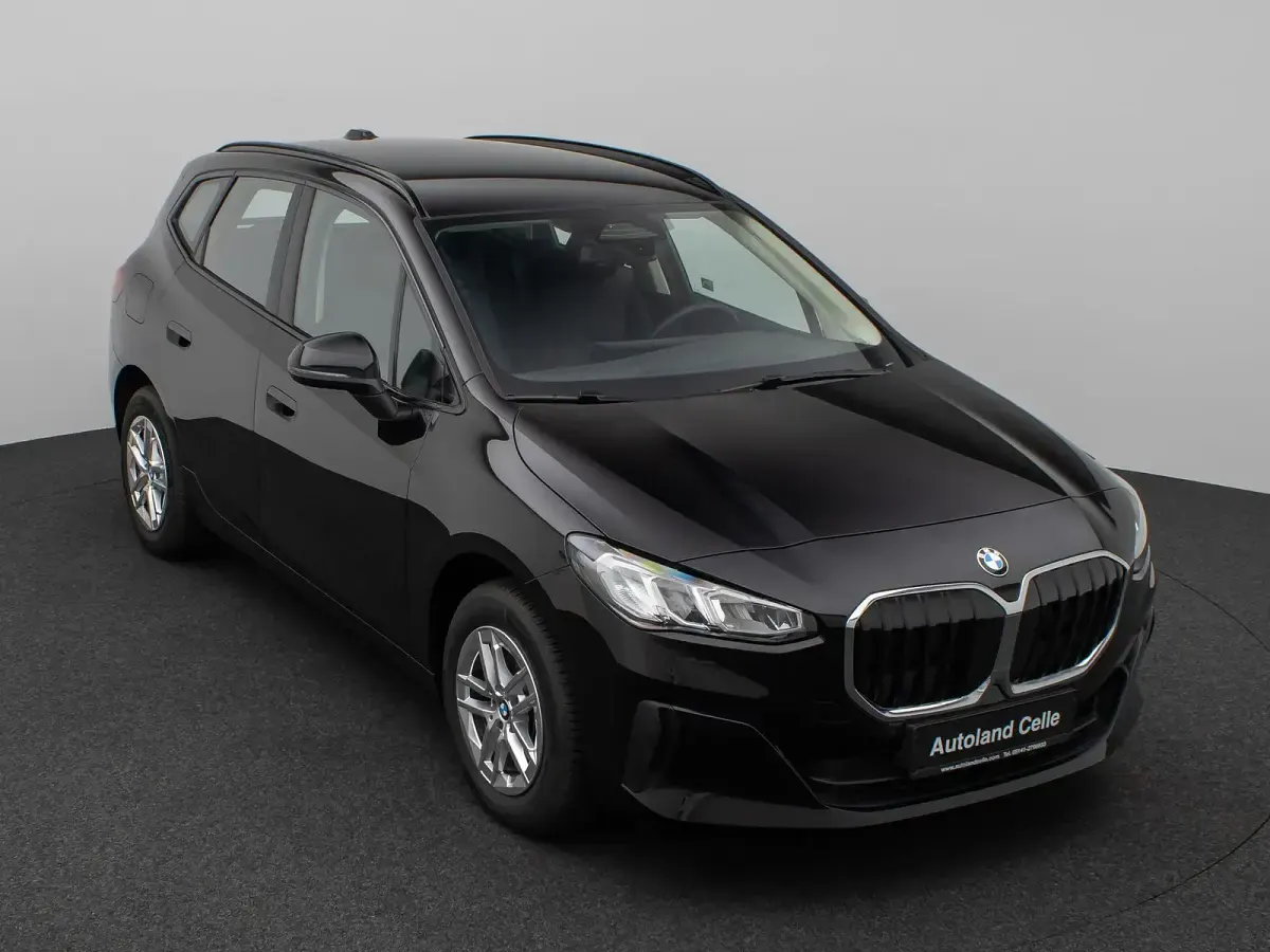 Gebraucht BMW 216 Active Tourer Shadowline 122 PS (89 kW) 2025 Schwarz Van / Kleinbus