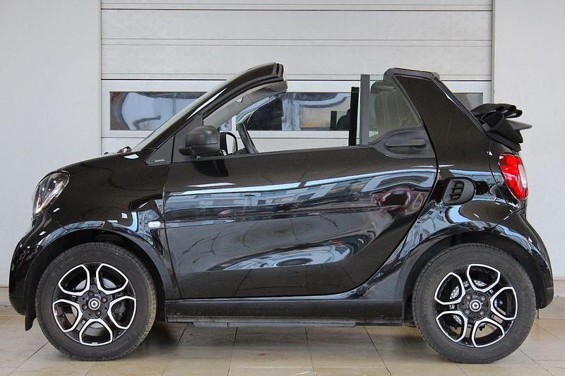 Gebraucht Smart ForTwo Cabrio 90 PS (66 kW) 2019 Schwarz Cabrio