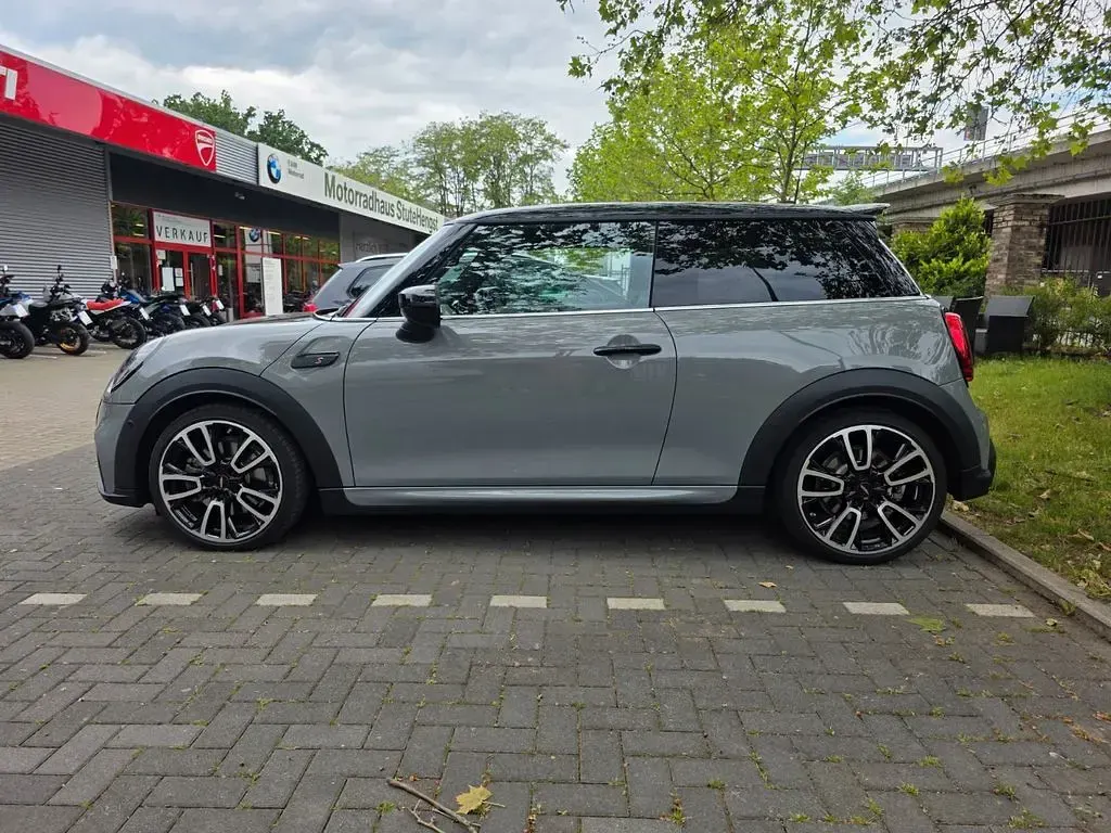 Gebraucht Mini John Cooper Works 178 PS (130 kW) 2022 Grau Kleinwagen