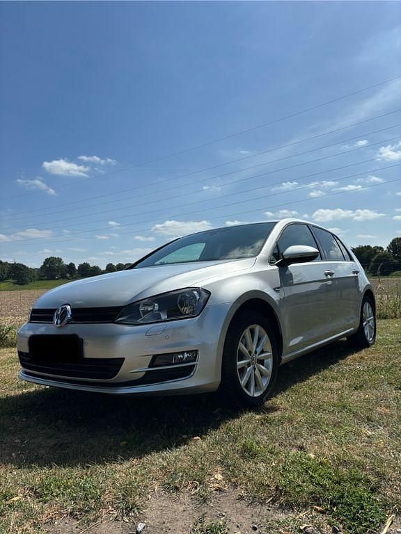 Silber Gebraucht 2016 VW Golf VII Comfortline Limousine | 9.500 € (Superpreis) - Bild 1/4