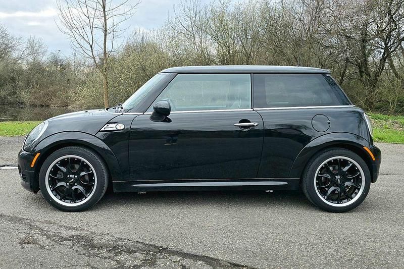 Gebraucht Mini Cooper 122 PS (89 kW) 2010 Schwarz Kleinwagen