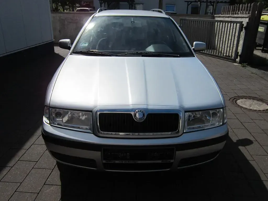 Gebraucht Skoda Octavia Style 102 PS (75 kW) 2003 Silber Kombi