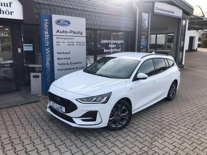 Weiß Gebraucht 2024 Ford Focus ST-Line X Kombi | 22.980 € (Guter Preis) - Bild 1/4