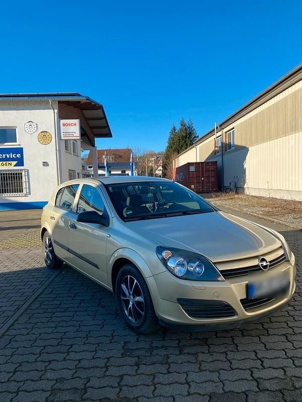 Gold Gebraucht 2004 Opel Astra Kleinwagen | 2.400 € - Bild 1/4