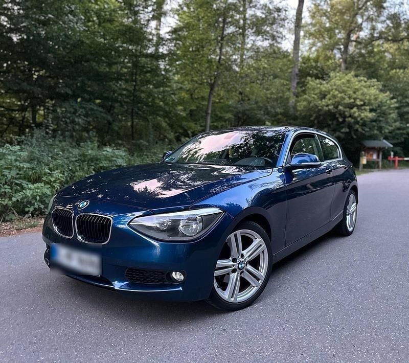 Blau Gebraucht 2013 BMW 120 Sport Line Kleinwagen | 7.000 € (Fairer Preis) - Bild 1/4