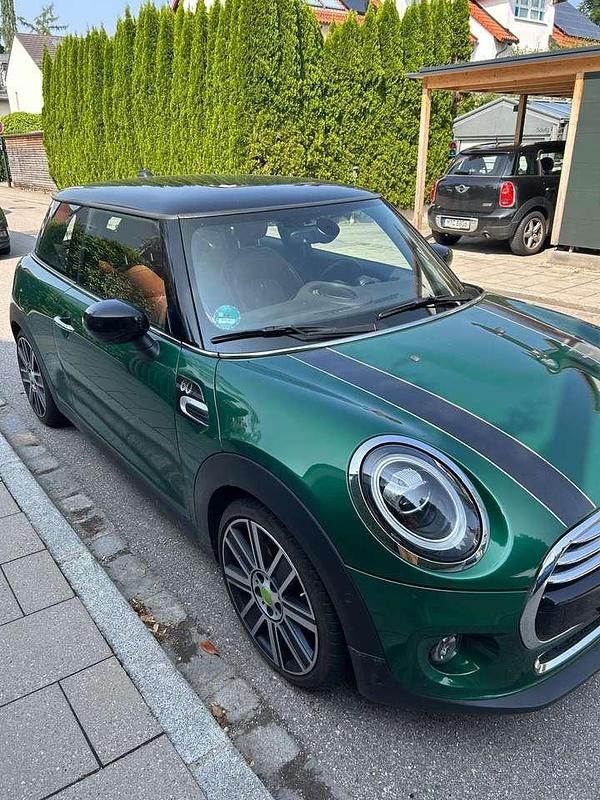 Grün Gebraucht 2019 Mini Cooper Kleinwagen | 19.700 € (Teuer) - Bild 1/4