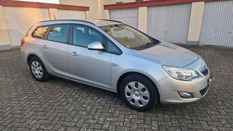 Gebraucht Opel Astra Eco 110 PS (80 kW) 2011 Silber Kombi