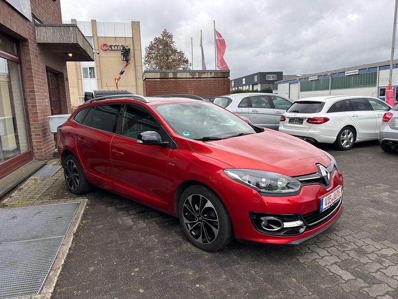 Gebraucht Renault Mégane III 132 PS (97 kW) 2016 Rot Limousine
